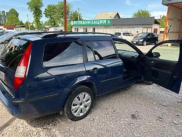 чемодан в багажник авто: Ford Mondeo: 2000 г., 2 л, Автомат, Бензин, Универсал — 3