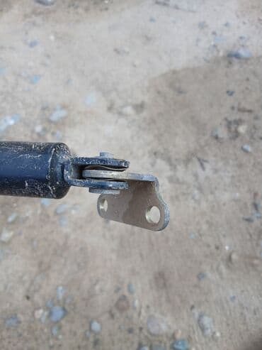 купить кожаные сиденья для авто бу: Амортизатор багажника оригинал не китайский идеальном состоянии — 5