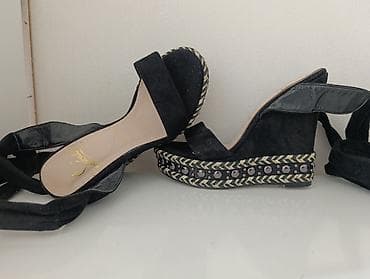 скрытая платформа: Босоножки, 38, Christian Louboutin, Новый, цвет - Черный, Платная доставка — 1