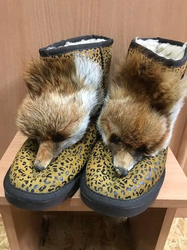 зимние сапоги: Продаю Угги натуралка 38 размер. Очень тёплые — 1