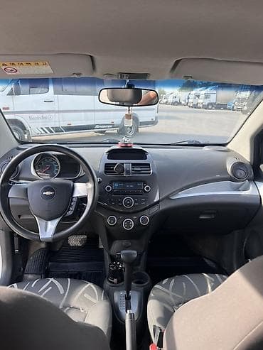дви: Chevrolet Spark: 2014 г., 1 л, Автомат, Бензин, Хэтчбэк — 5