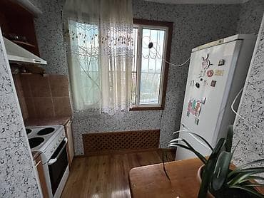 продаю квартиру 7мкр: 3 комнаты, 60 м², 12 этаж — 4