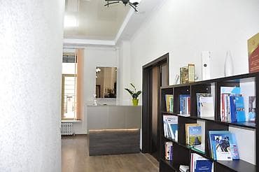 токмок помещение: Продажа офисов 176 м², С ремонтом, С мебелью, Многоэтажное здание, 1 этаж — 6