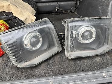 mersedes r18: Комплект передних фар Mitsubishi Б/у — 1