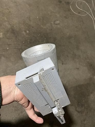 Светильник прожекторного типа для трековой системы - Тип