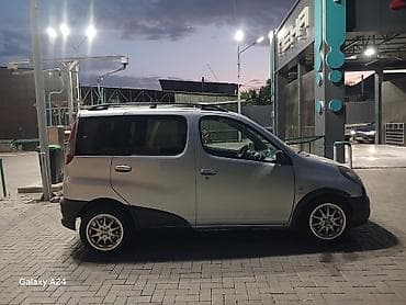 сколько стоит машина дом: Toyota Yaris Verso: 2001 г., Бензин — 2
