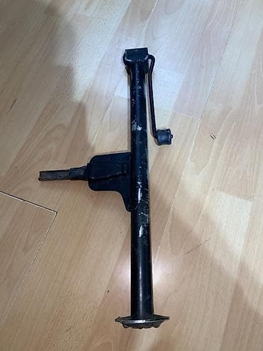 Оригинальный домкрат для Мерседес w124 Состояние отличное, почти не