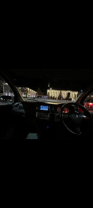 абхазия степ: Honda Stepwgn: 2004 г., Бензин, Минивэн — 6