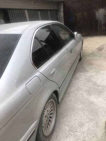 Фара на е 39 есть и задний фонарь не дорого есть так же ноздри