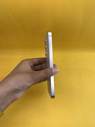 на самсунг: Samsung Galaxy S24, Б/у, 256 ГБ, цвет - Белый, В рассрочку, 1 SIM, eSIM — 3