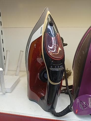 утюк для одежды: Утюг с паровым ударом 3000 W - Мощность: 3000 Вт — быстрый нагрев и — 1