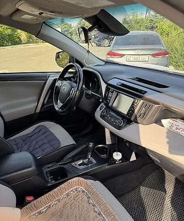 key: Toyota RAV4: 2017 г., 2.5 л, Автомат, Гибрид, Кроссовер — 3