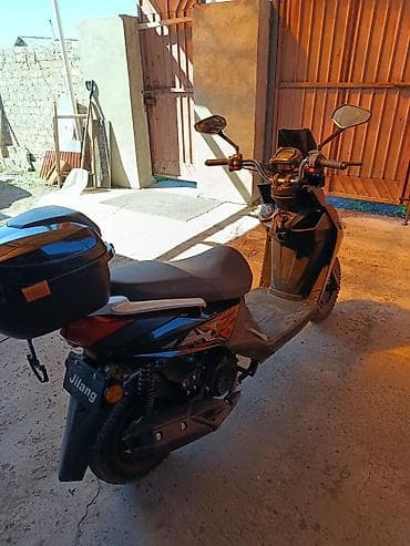 cvt: Тип скутера 150 куб. см, Бензин — 3