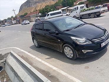 camry 2 2: Hyundai Solaris: 2016 г., 1.6 л, Автомат, Газ, Хэтчбэк — 4