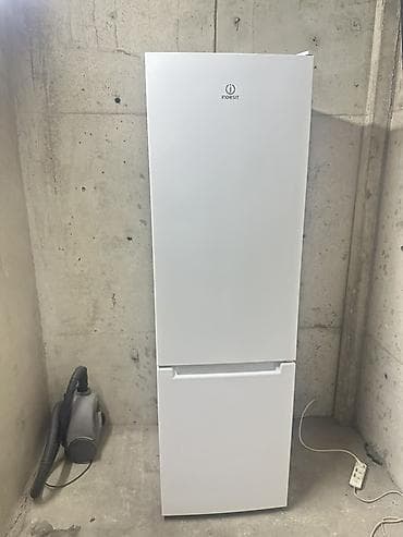 холодильник за 10000: Холодильник Indesit, Б/у, Двухкамерный, De frost (капельный), 60 * 190 * 60 — 1