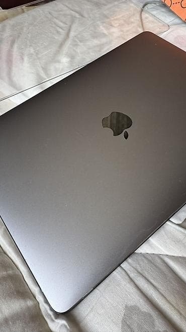 MacBook Pro 13" (2020) — Apple M1, 16 ГБ RAM - Экран: 13 дюймов