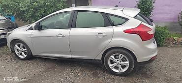 Транспорт: Ford Focus: 2014 г., 1.6 л, Автомат, Бензин, Хэтчбэк — 2