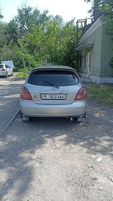 roewe i6: Nissan Almera: 2002 г., 1.5 л, Механика, Газ, Хэтчбэк — 10