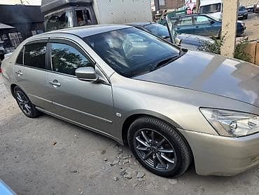 q 7: Honda Accord: 2003 г., Автомат, Бензин, Седан — 3