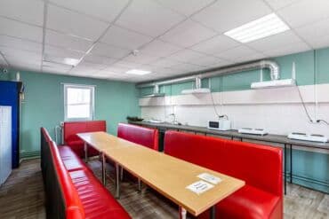 найти работу с проживанием: Вакансии на складах (вахтовый метод) Открыты позиции: - Комплектовщик — 7