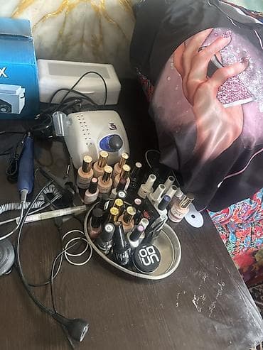 подставки: Профессиональный комплект для маникюра и наращивания ногтей Состав — 1