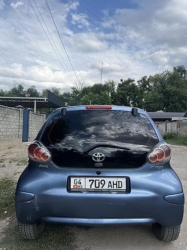 2 8: Toyota Aygo: 2010 г., 1 л, Механика, Бензин — 4