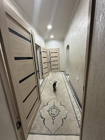 Дома: 🏡 Продаётся 5-комнатный дом 📍 Кара-Балта, район Военкомата 🏠 Площадь — 1