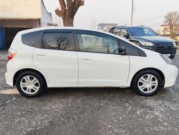 Honda Fit: 2011 г., 1.5 л, Автомат, Бензин, Хетчбек — 3