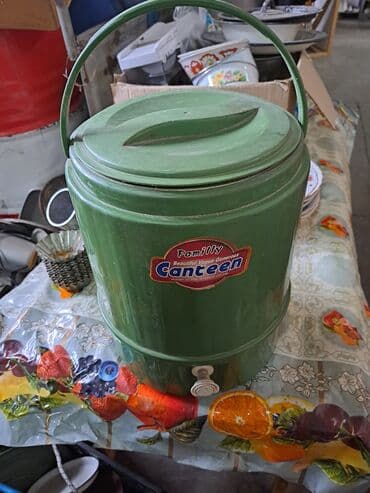 кухонный разделочный стол: Продаю посуду разную. Тарелки по 80 сом пялушки по 40 сом термос — 13