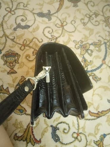 у настоящей женщины должна быть сумка из италии: Кожаная Сумка, Италия. покупала в плазе за 100$ — 1