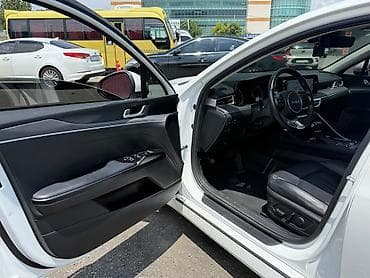 Продажа авто: Kia K5: 2022 г., 2 л, Автомат, Газ, Седан — 8