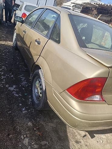 rav4 2008: Ford Focus: 2004 г., 1.6 л, Механика, Бензин, Седан — 3