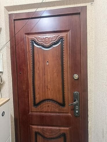 Двери для домов и квартир, Металлическая, Одностворчатая, цвет - Коричневый at lalafo.kg Двери для домов и квартир, Металлическая, Одностворчатая, цвет - Коричневый