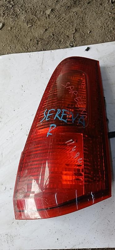 Задний правый стоп-сигнал Nissan 2002 г., Б/у, Оригинал, Япония — 2