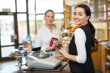 дизайнер интерьера ош: Ищу продавца консультанта в магазин мыломойки и косметики СКЛАД №1 — 1