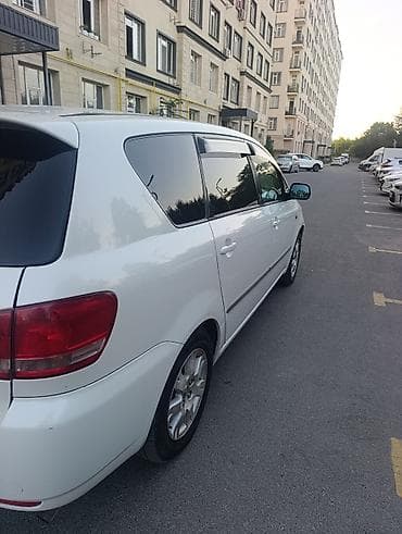 4: Toyota Ipsum: 2002 г., 2.4 л, Автомат, Бензин, Минивэн — 6