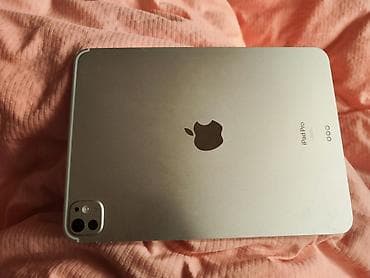 16 pro maks: Планшет, Apple, память 256 ГБ, 10" - 11", Wi-Fi, Б/у, Классический цвет - Серебристый — 1