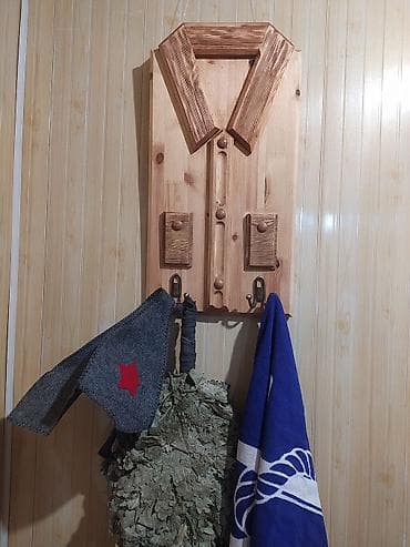 шапки женские: Деревянная вешалка под заказ "Рубашка " Превратите обычное хранение — 4