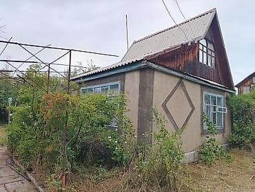 Дома: Дача с садом в садовом товариществе в районе села Михайловка. До озера — 1