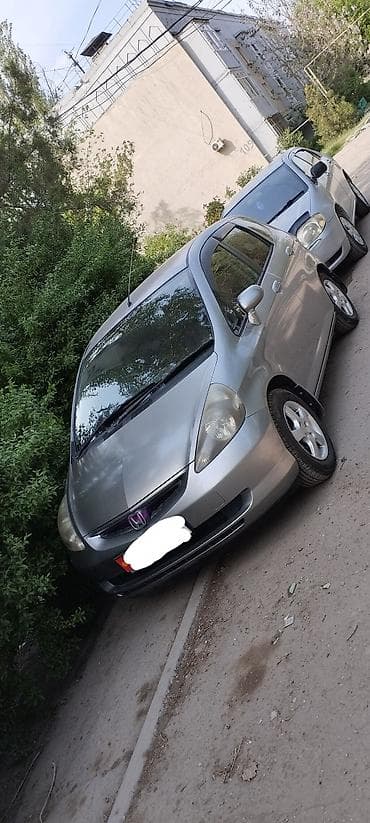 Honda Fit: 2003 г., Хэтчбэк