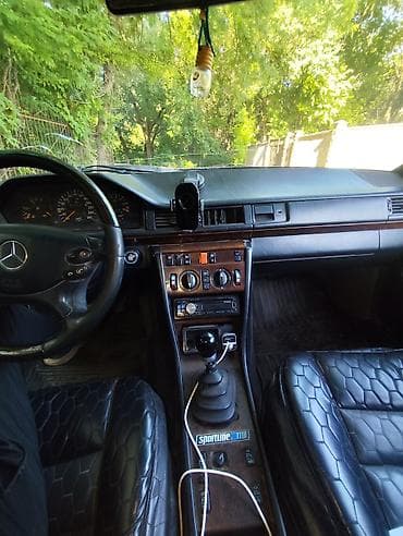 sprinter 516: Mercedes-Benz E-Class: 1993 г., 3.2 л, Механика, Бензин, Седан — 7
