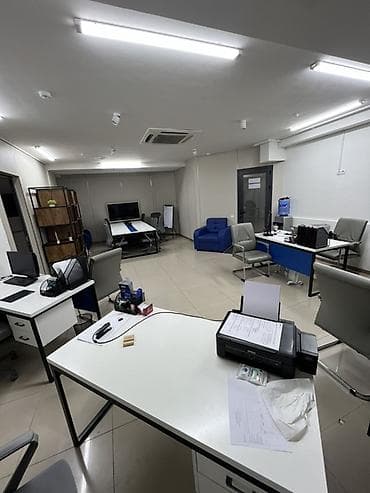 работа в склад: Сдаеться в Аренду Офисное пространство - Планировка: открытое — 1