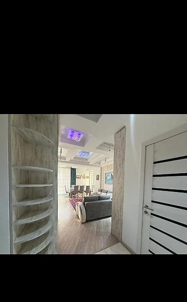 central park: Сдаём только иностранцам Просторная светлая гостиная в современном — 7