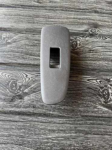 lx: LX 470 Передняя правая вставка, на кнопки двери По всем вопросам — 1