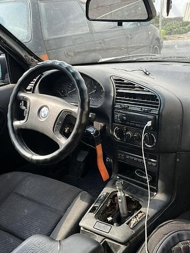 one stop: BMW 3 series: 1993 г., 2 л, Механика, Бензин, Седан — 7