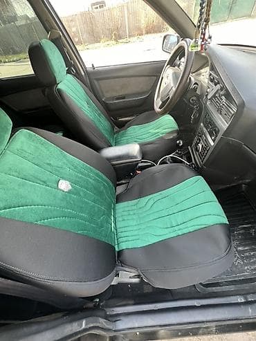 bmw 525 e39: Легковой седан черного цвета. Кузов: - 4 двери, классический седан - — 9