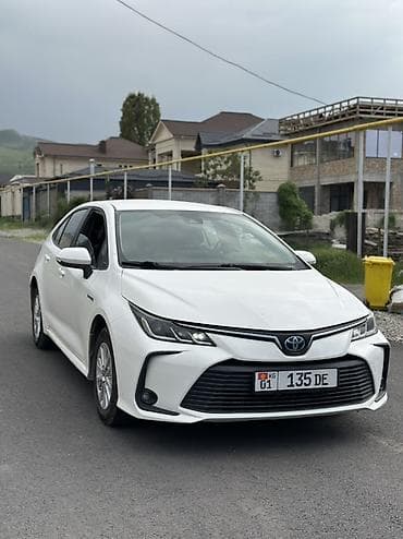 corolla 2016: Toyota Corolla: 2022 г., 1.8 л, Вариатор, Гибрид, Седан — 2