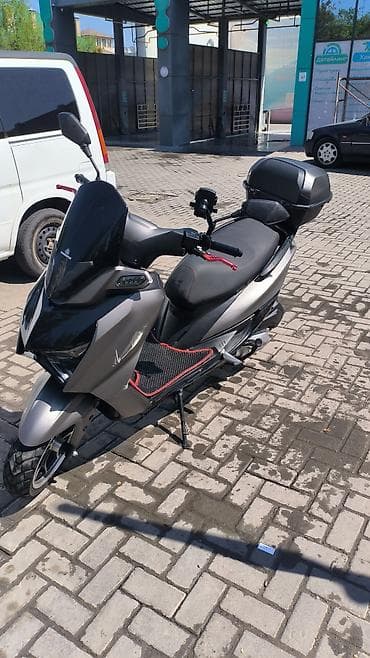скутар макси: Макси-скутер 150 куб. см, Бензин, Б/у — 2