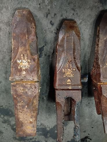 Насадки и держатели зубьев на ковш экскаватора Состав: - 5 желтых — 3