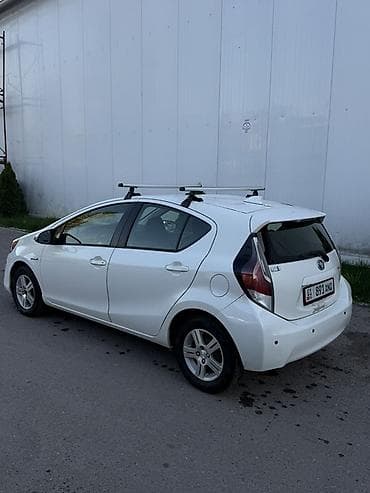 toyo: Toyota Prius C: 2017 г., 1.5 л, Автомат, Гибрид, Хэтчбэк — 5